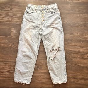 Ripped Light-wash Jeans